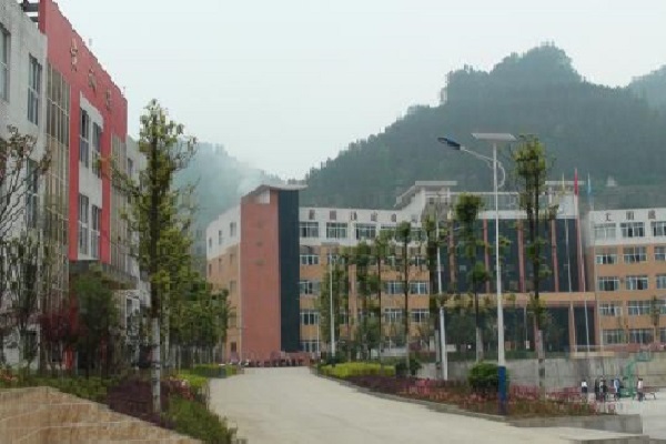 南充中專學校男生宿舍圖片怎么找  第2張