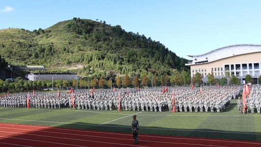 重慶服裝設計中專(重慶有哪些服裝設計學院)  第1張
