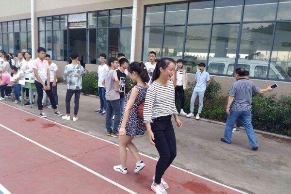 成都找工作中專學歷可以嗎,中專學歷在成都找工作有優勢嗎  第3張
