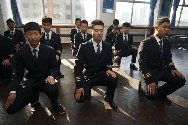 重慶哪些警校招中專畢業生(重慶警校錄取分數線)  第2張
