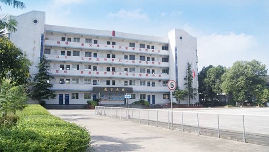 眉山有哪些中專（眉山地區中專學校一覽）圖1