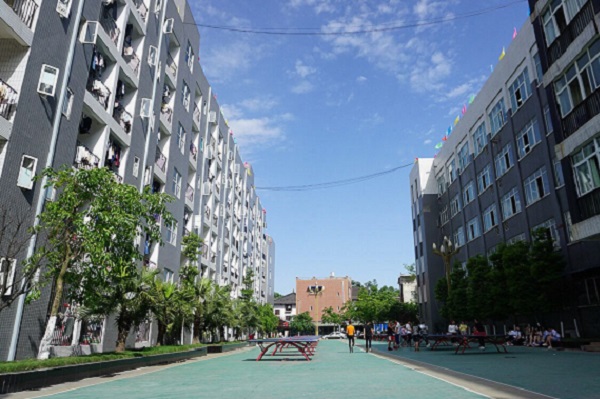 重慶中醫學中專學校(廣東中專學校)  第3張
