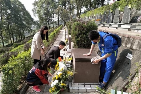 重慶中專?？茖W校學校(?？茖W校是中專還是大專)  第1張