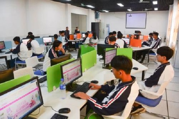 重慶高鐵學校哪些是正規中專學校(重慶高鐵乘務員專業的學校有哪些)  第2張