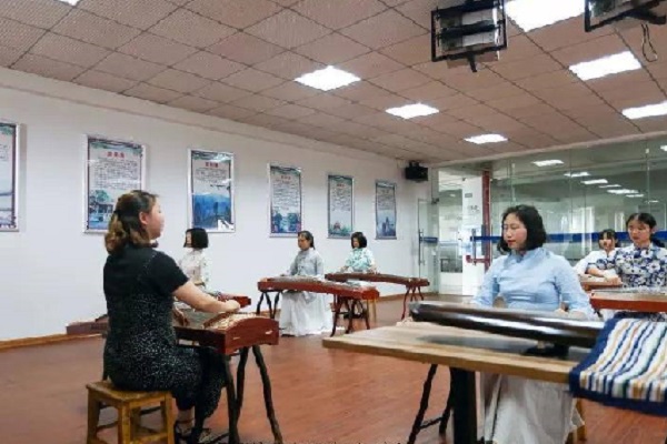成都中專轉專業容易嗎女生（女生中專轉專業的難易程度）  第3張