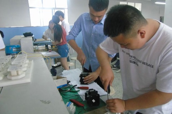 重慶九龍坡農業學校舉報電話(重慶九龍坡農業學校)  第1張