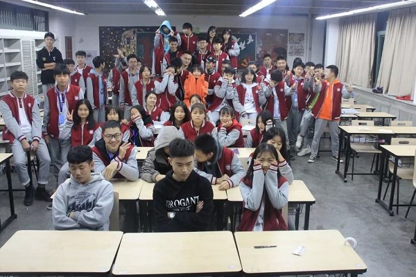 重慶外國語學校學費多少錢(萬州區外國語學校宿舍)  第4張