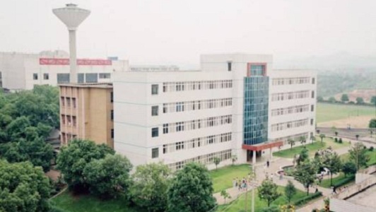重慶市巴南區高中學校有哪些(重慶市巴南中學宿舍)  第1張