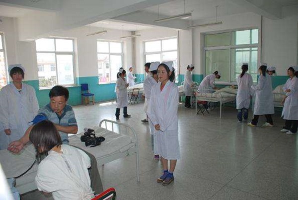 重慶外國語學校怎么樣花錢能進嗎(重慶一外和一中哪個好)  第4張